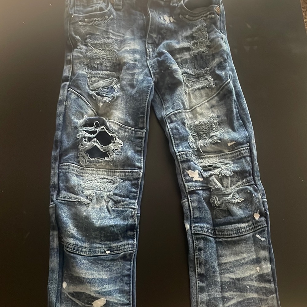 Ripped skinny Jean